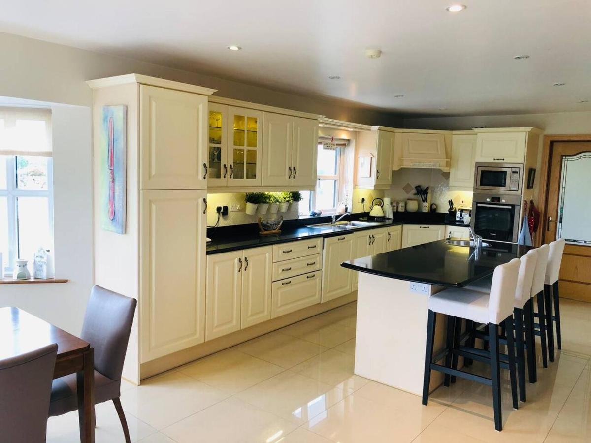 Connemara. 3 Bedroom, 8 Bed, Holiday Home Galway Eksteriør bilde