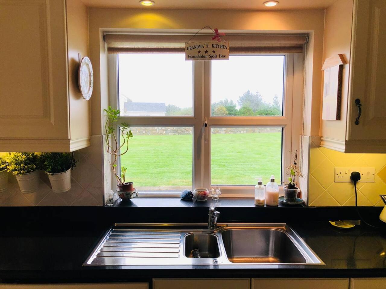 Connemara. 3 Bedroom, 8 Bed, Holiday Home Galway Eksteriør bilde